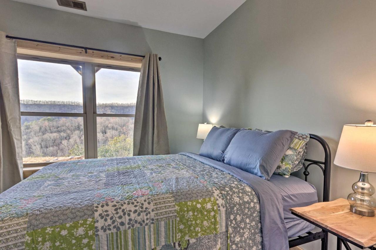 Hilltop Cabin On 5 Acres With Hot Tub And Waterfall! Bryson City Dış mekan fotoğraf