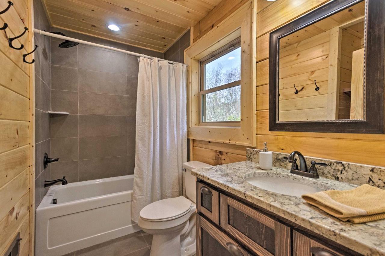 Hilltop Cabin On 5 Acres With Hot Tub And Waterfall! Bryson City Dış mekan fotoğraf