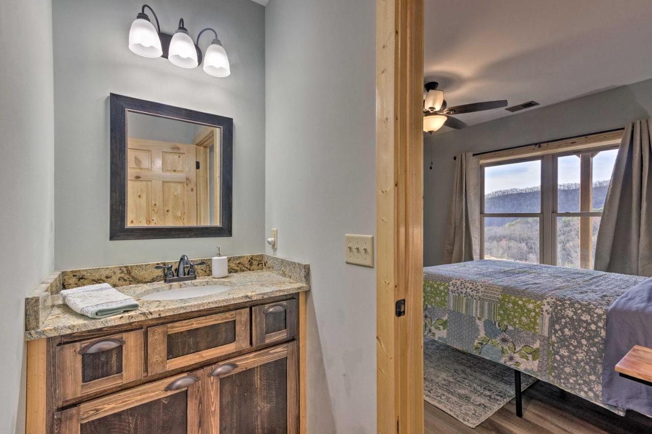 Hilltop Cabin On 5 Acres With Hot Tub And Waterfall! Bryson City Dış mekan fotoğraf