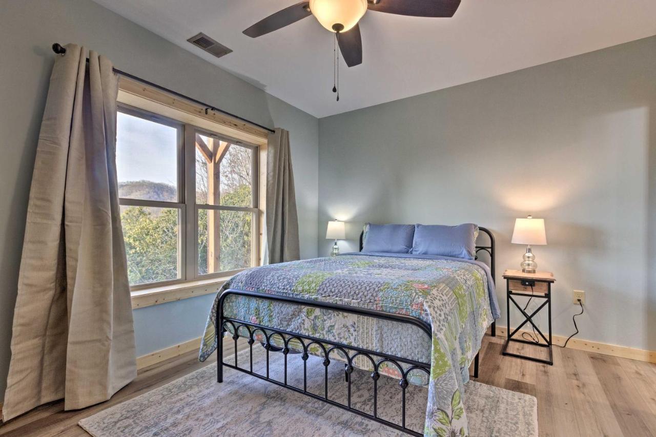 Hilltop Cabin On 5 Acres With Hot Tub And Waterfall! Bryson City Dış mekan fotoğraf
