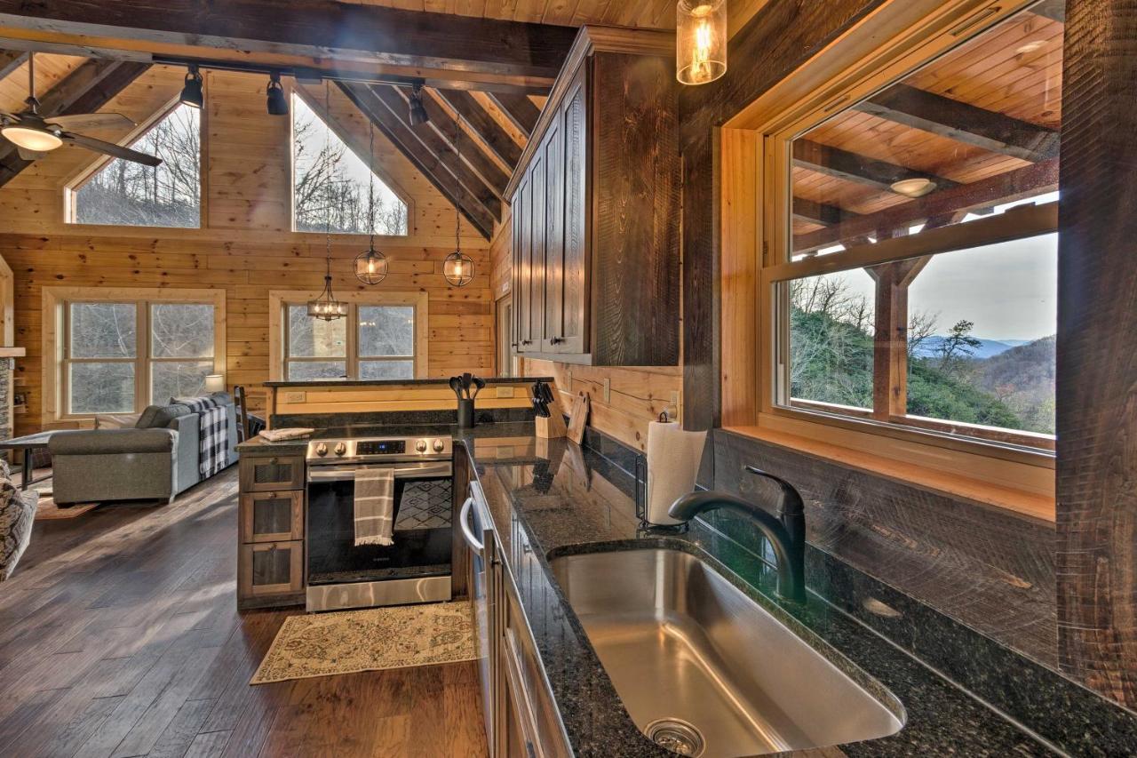 Hilltop Cabin On 5 Acres With Hot Tub And Waterfall! Bryson City Dış mekan fotoğraf