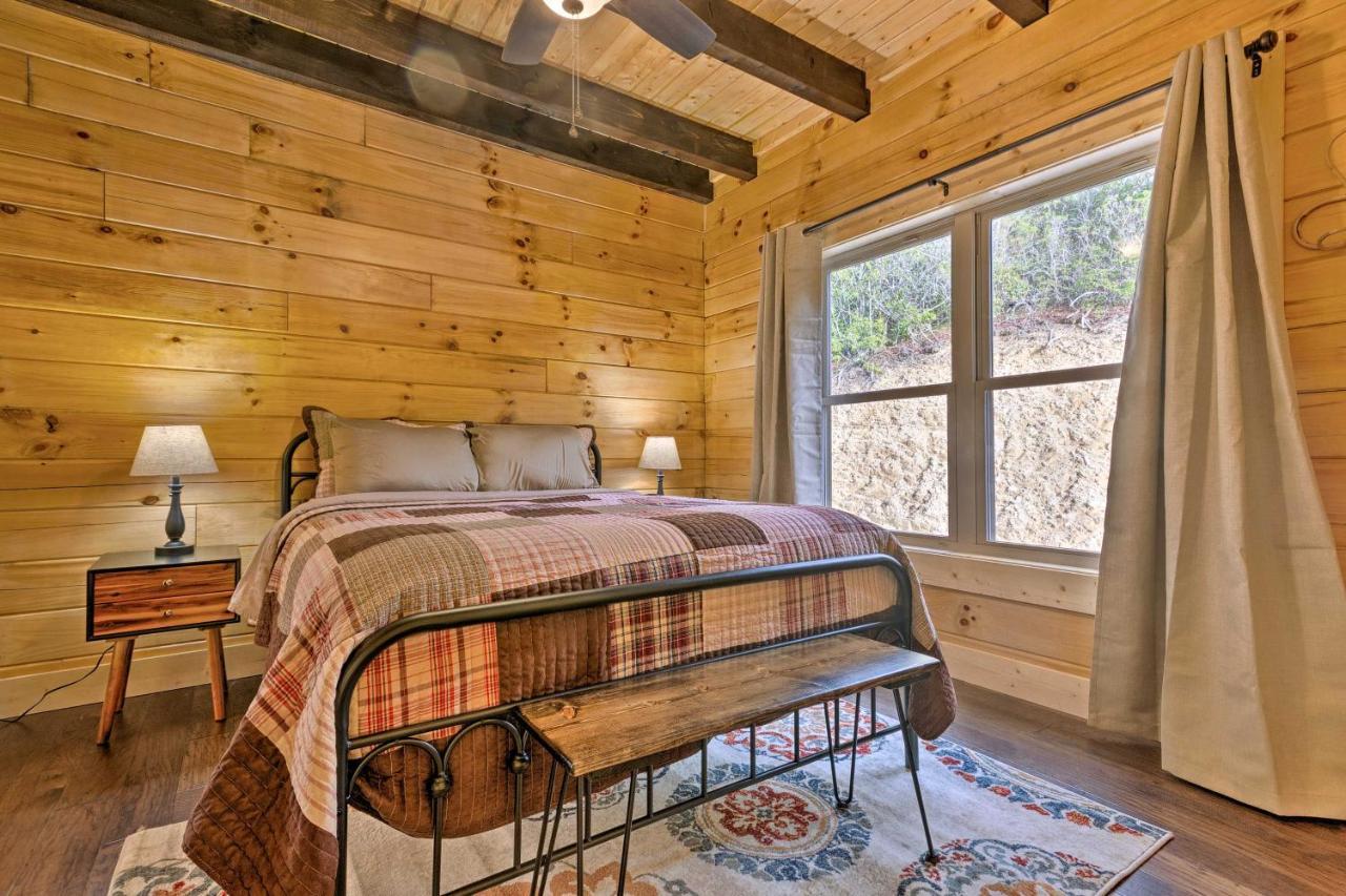 Hilltop Cabin On 5 Acres With Hot Tub And Waterfall! Bryson City Dış mekan fotoğraf